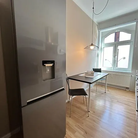 Schoene 3 Mit Grossem Balkon Bis 7 Personen *