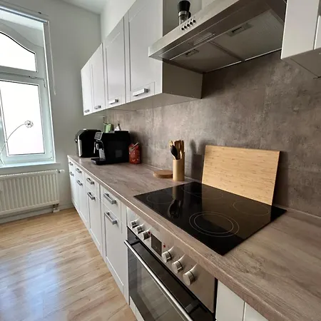 Schoene 3 Mit Grossem Balkon Bis 7 Personen Naumburg (Saale)