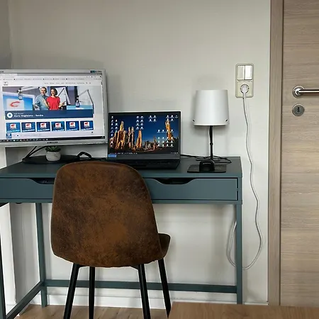 Schoene 3 Mit Grossem Balkon Bis 7 Personen Naumburg (Saale)