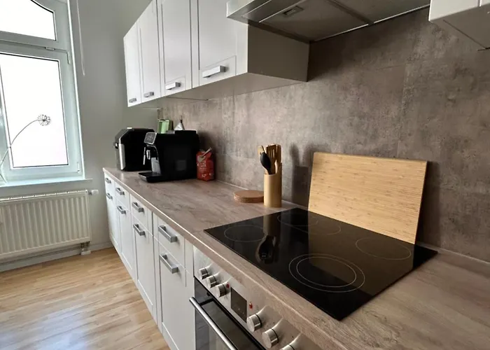 Schoene 3 Mit Grossem Balkon Bis 7 Personen Naumburg (Saale)