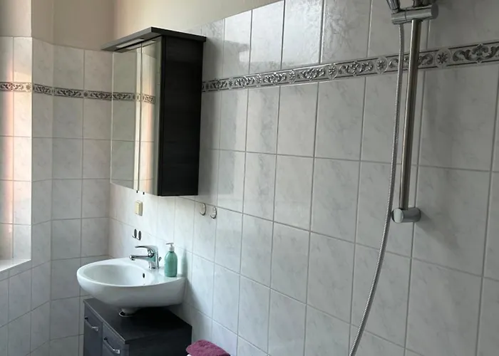 Schoene 3 Mit Grossem Balkon Bis 7 Personen Apartman Naumburg