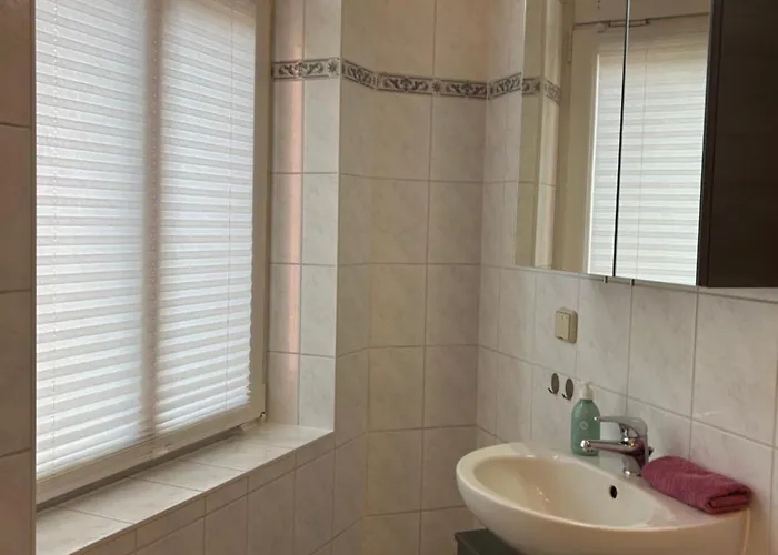 Schoene 3 Mit Grossem Balkon Bis 7 Personen * Naumburg