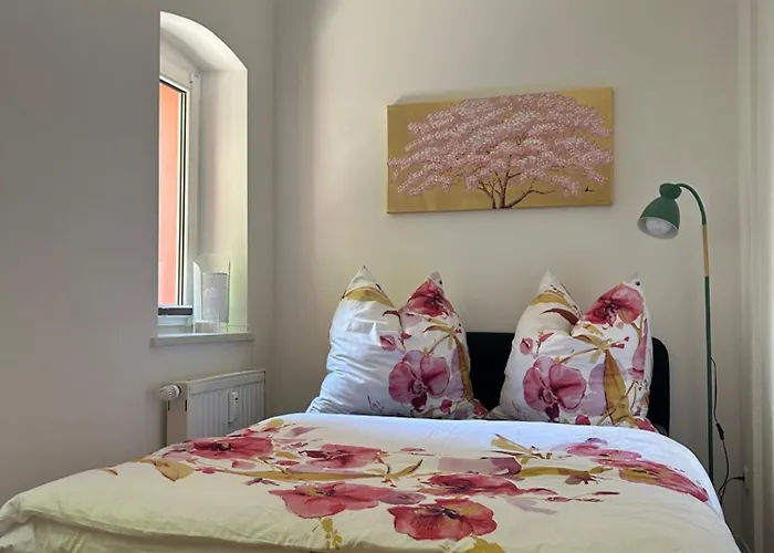 Schoene 3 Mit Grossem Balkon Bis 7 Personen * Naumburg (Saale)