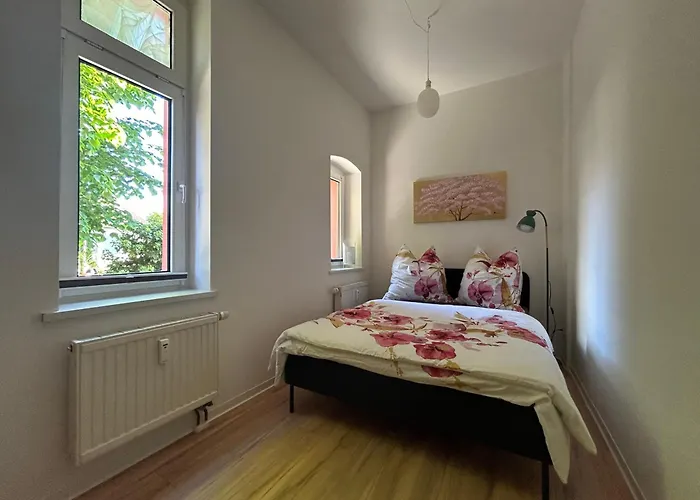 Schoene 3 Mit Grossem Balkon Bis 7 Personen * Naumburg (Saale)